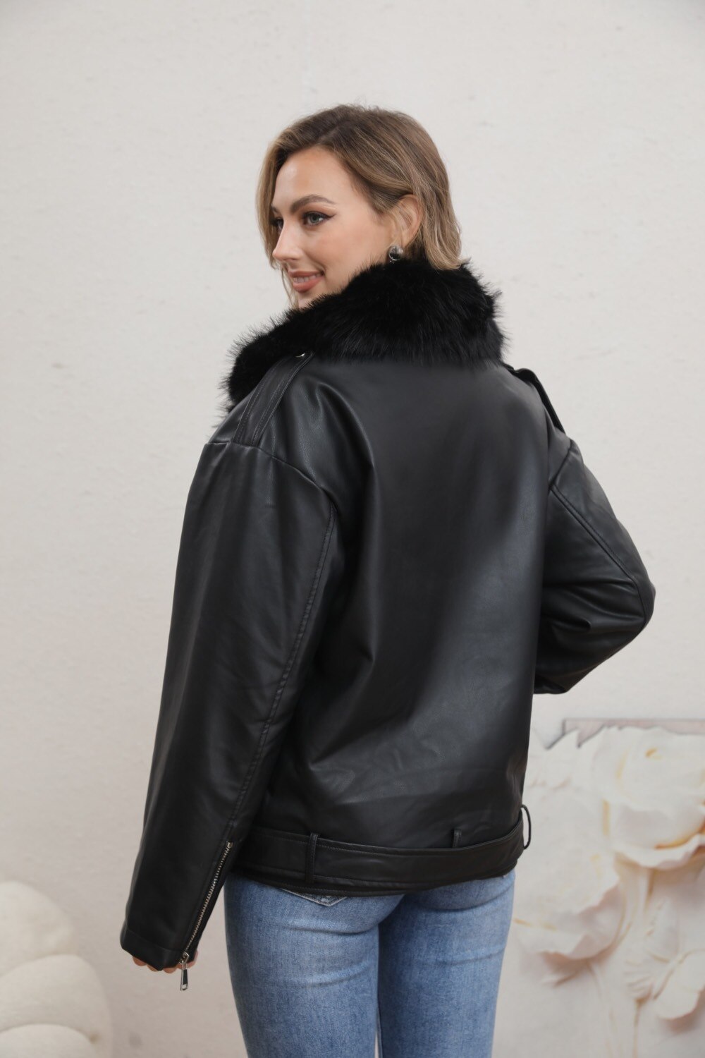 CHAQUETA DE CUERO Y PIEL - Image 14