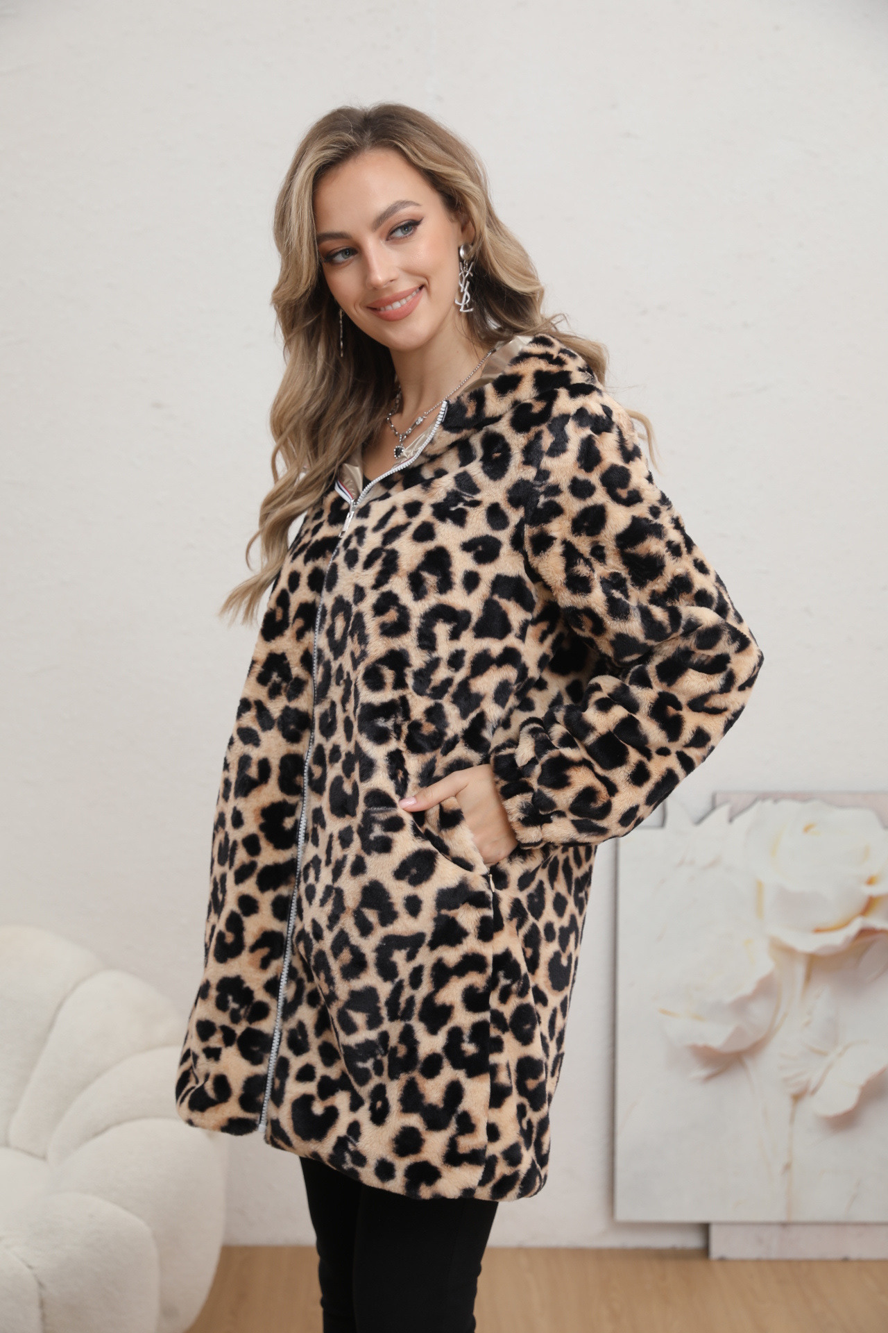 Wendbare Leoparden-Daunenjacke - Image 5