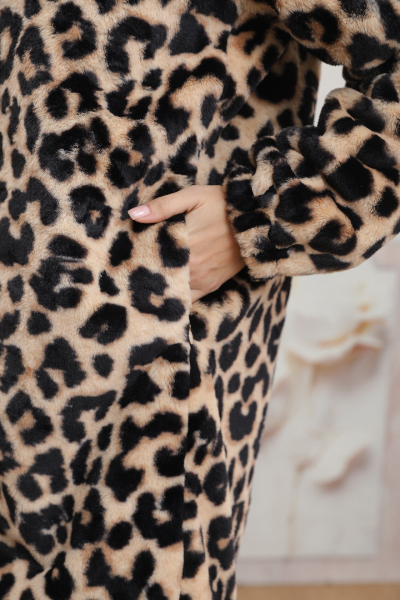 Wendbare Leoparden-Daunenjacke - Image 7
