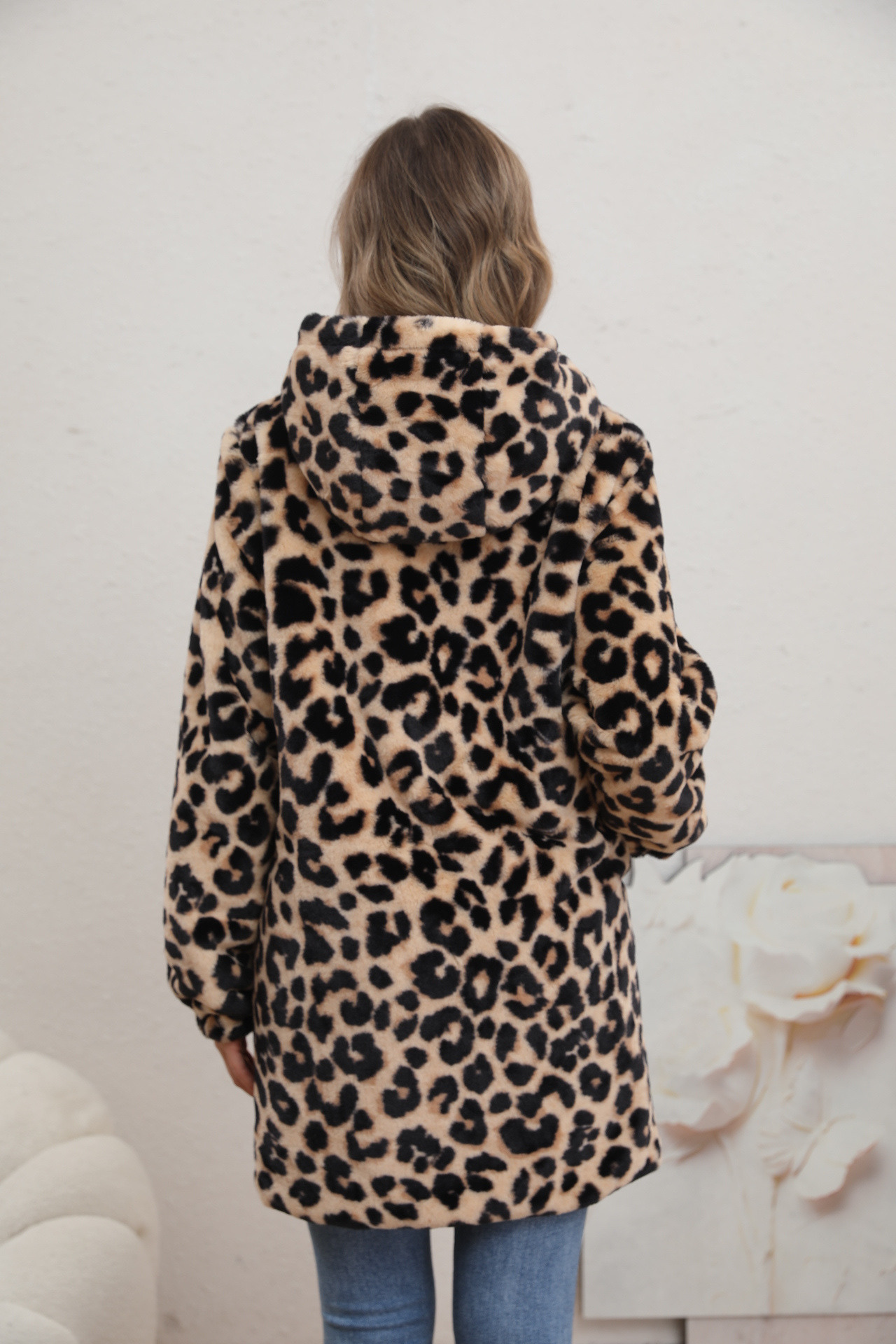 Wendbare Leoparden-Daunenjacke - Image 11