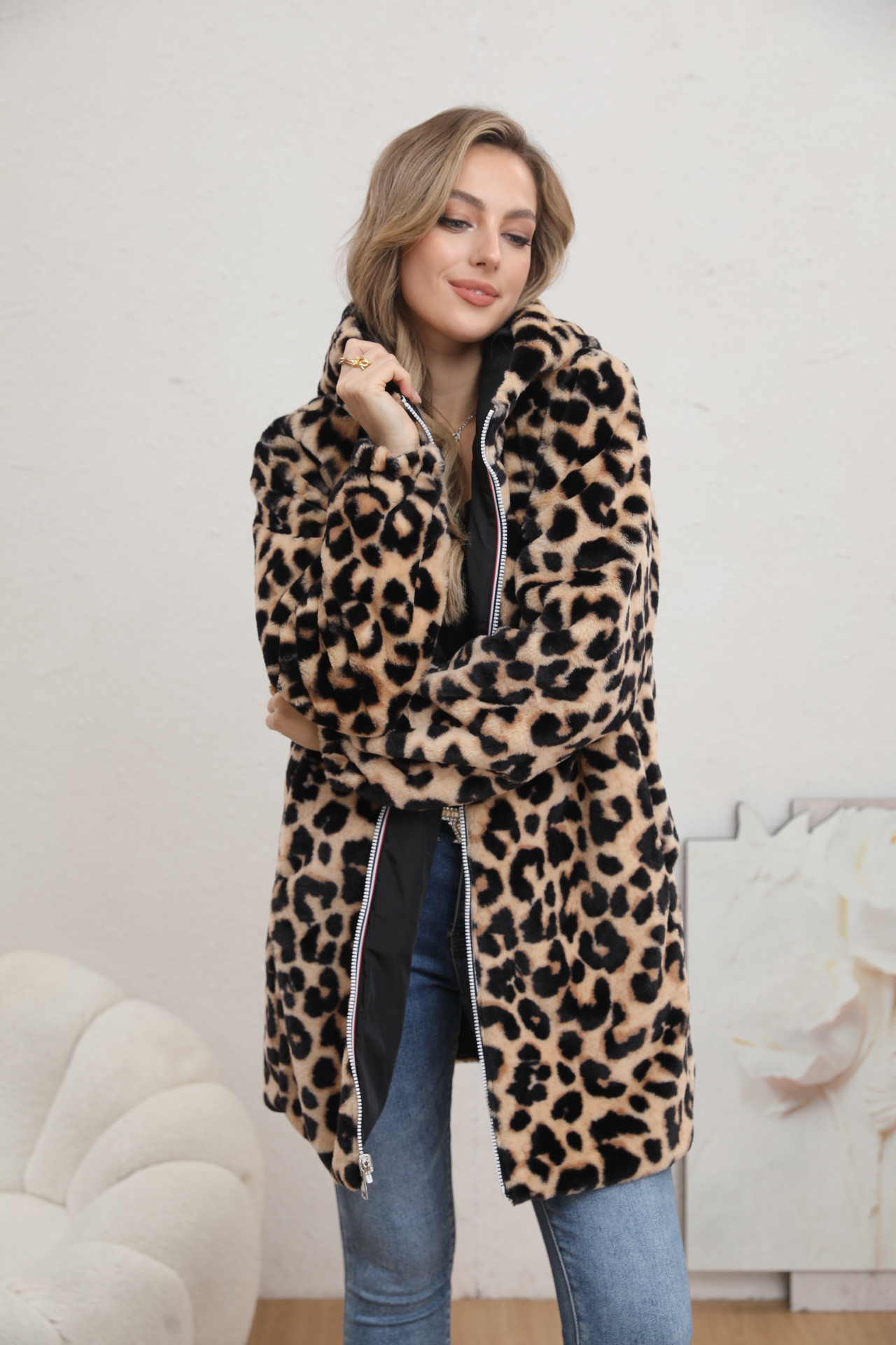 Wendbare Leoparden-Daunenjacke - Image 13