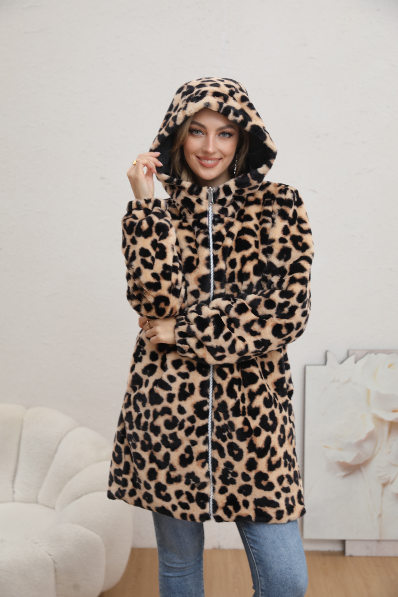 Wendbare Leoparden-Daunenjacke - Image 9