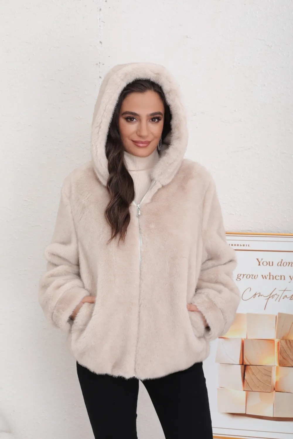 VESTE COURTE EN FOURRURE AVEC CAPUCHE - Image 8