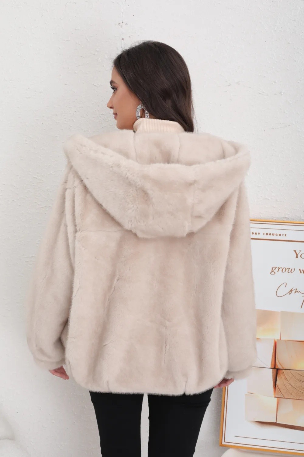 VESTE COURTE EN FOURRURE AVEC CAPUCHE - Image 13
