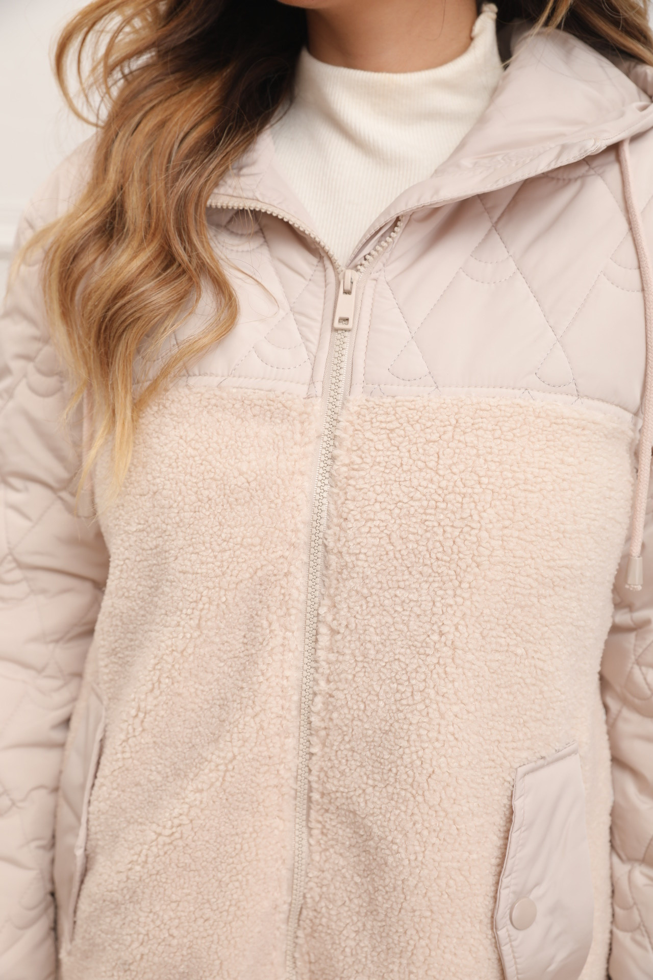 Mid-length mixed color jacket in dual fabric - Image 5