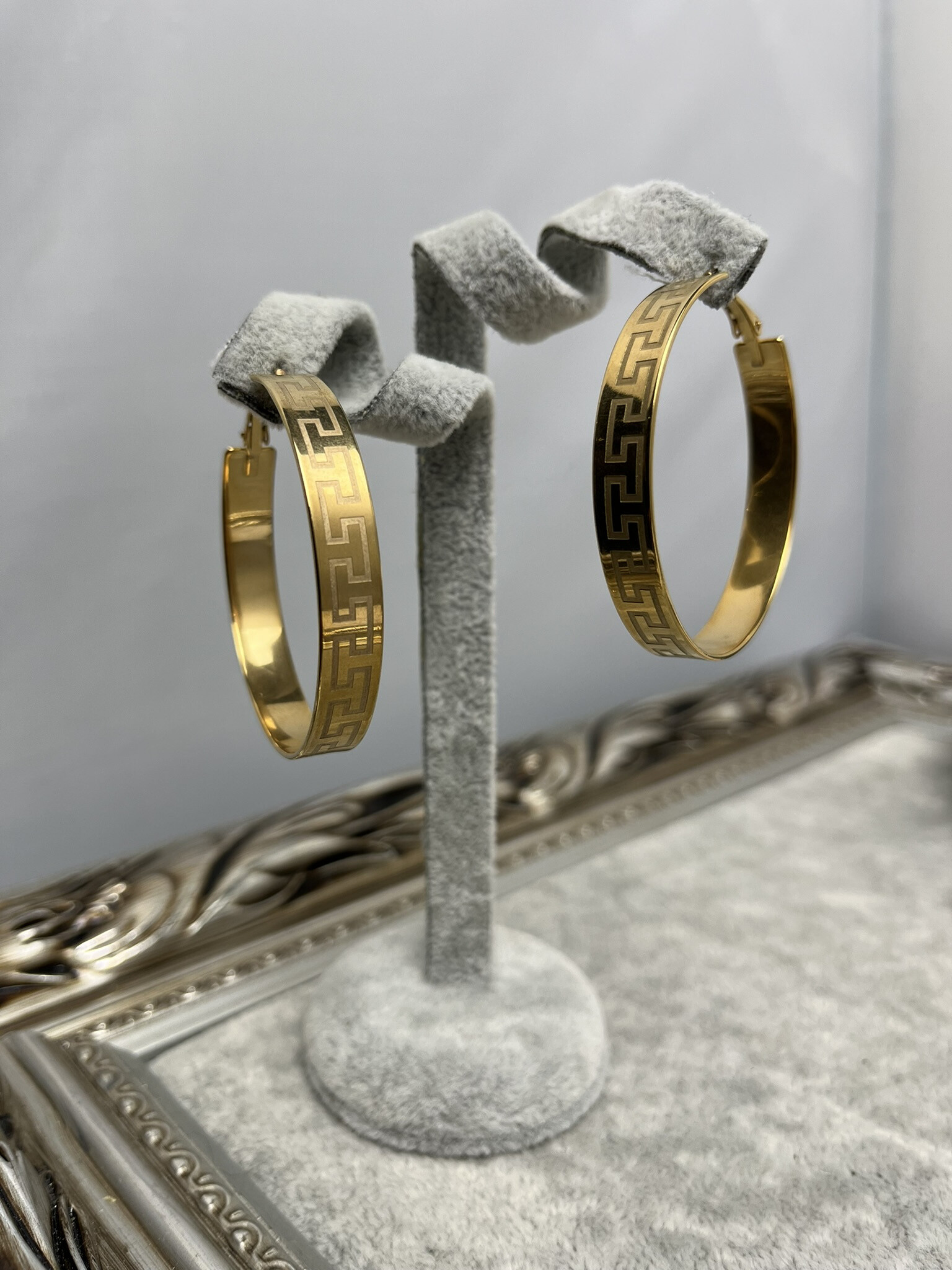 Wholesaler MET-MOI - Gold stainless steel earrings with Greek motif in box