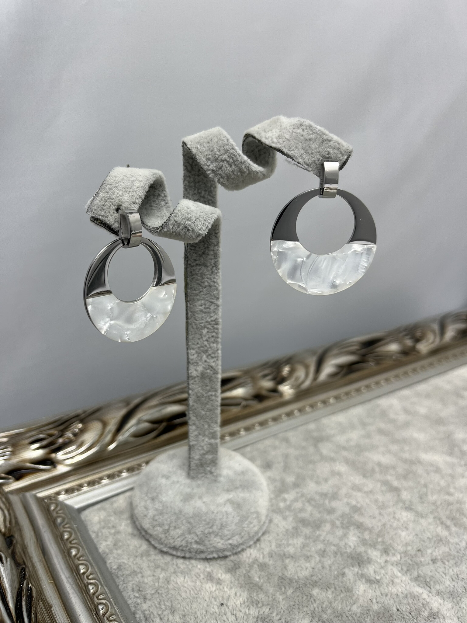 Wholesaler MET-MOI - Stainless steel earrings with mother-of-pearl
