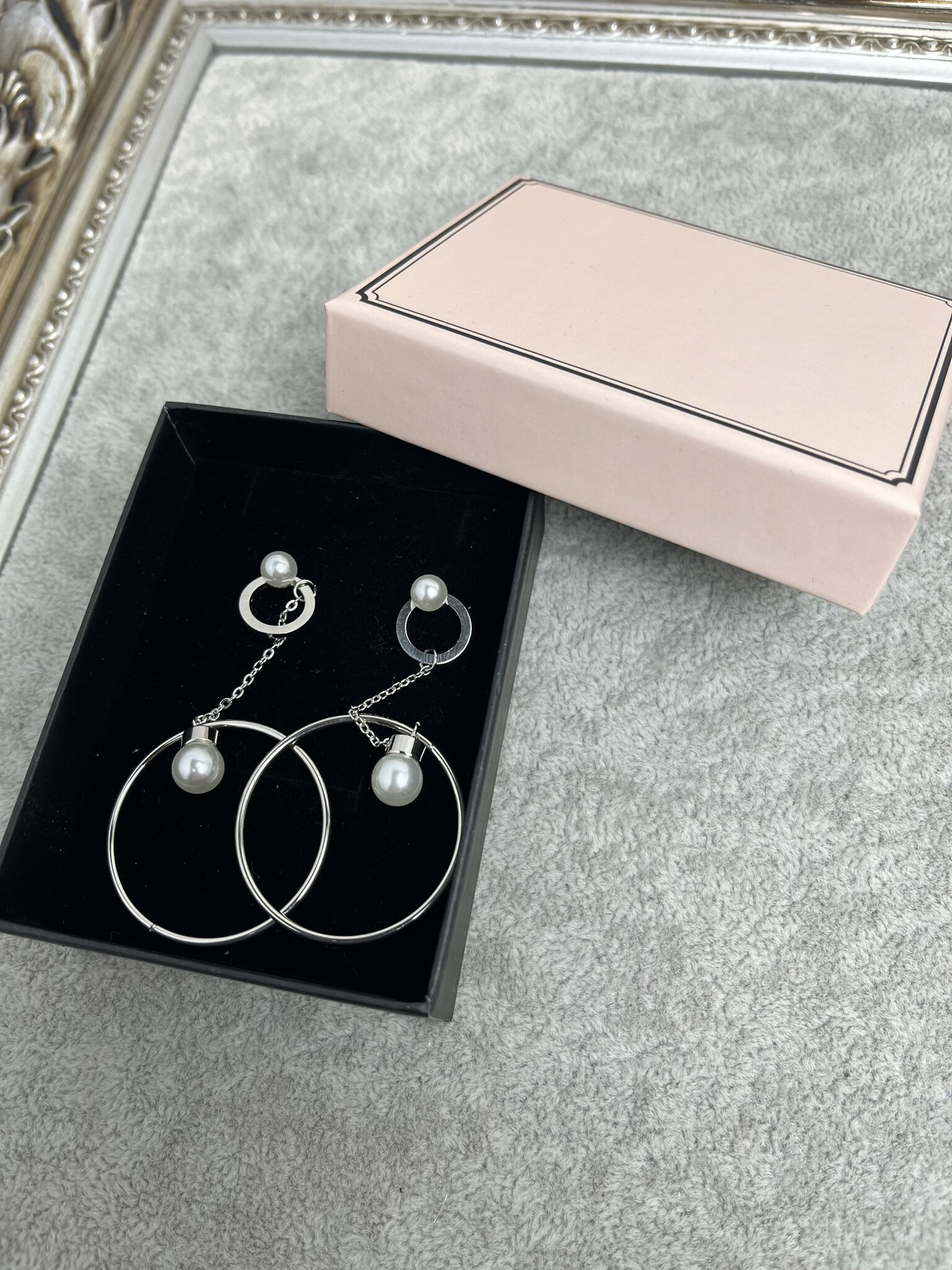 Wholesaler MET-MOI - Round stainless steel dangling earrings with boxed pearl