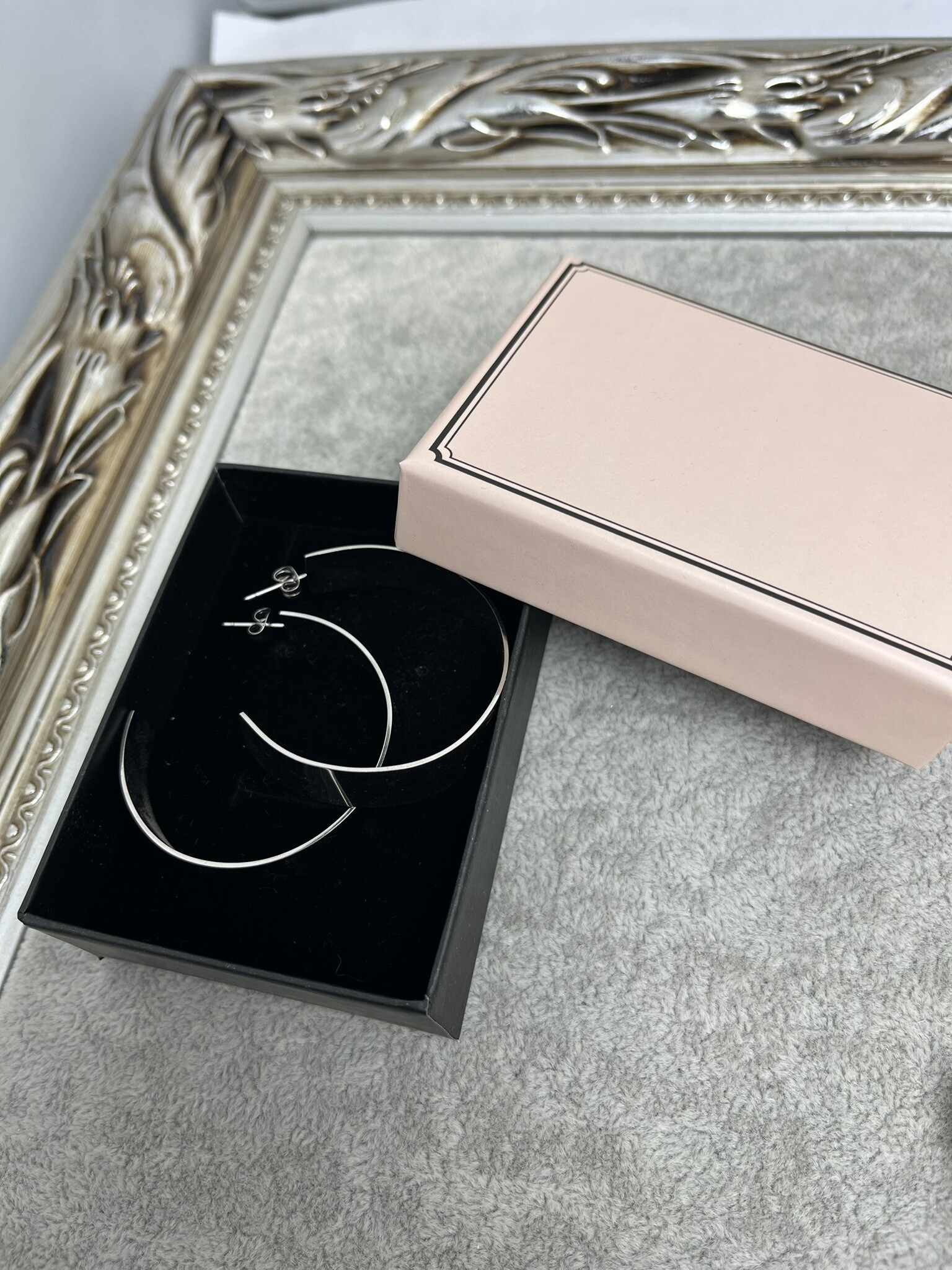 Wholesaler MET-MOI - Stainless steel smooth hoop earrings in box