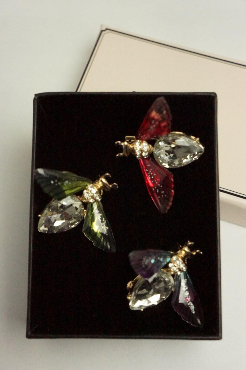 Wholesaler MET-MOI - Brooch with rhinestone leaf