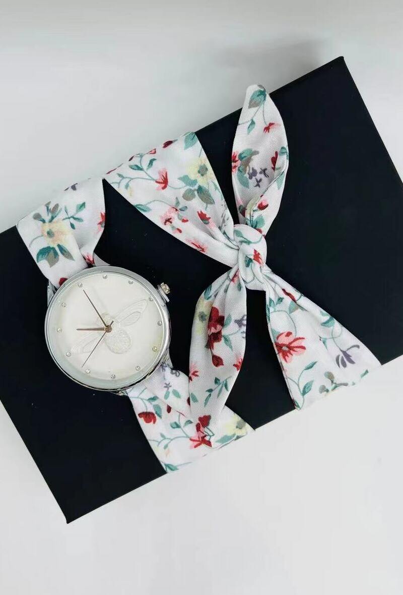 Grossiste Michael John Montres - Montre foulard 89