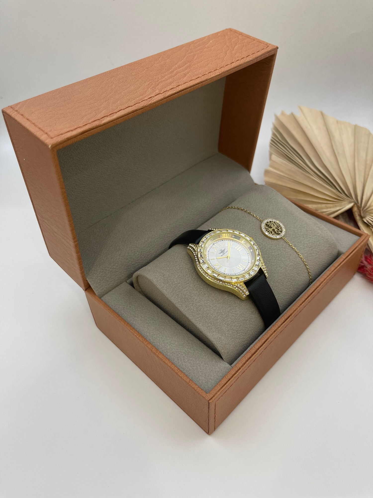 Wholesaler Michael John Montres - Michael John women's watch box with steel jewelry