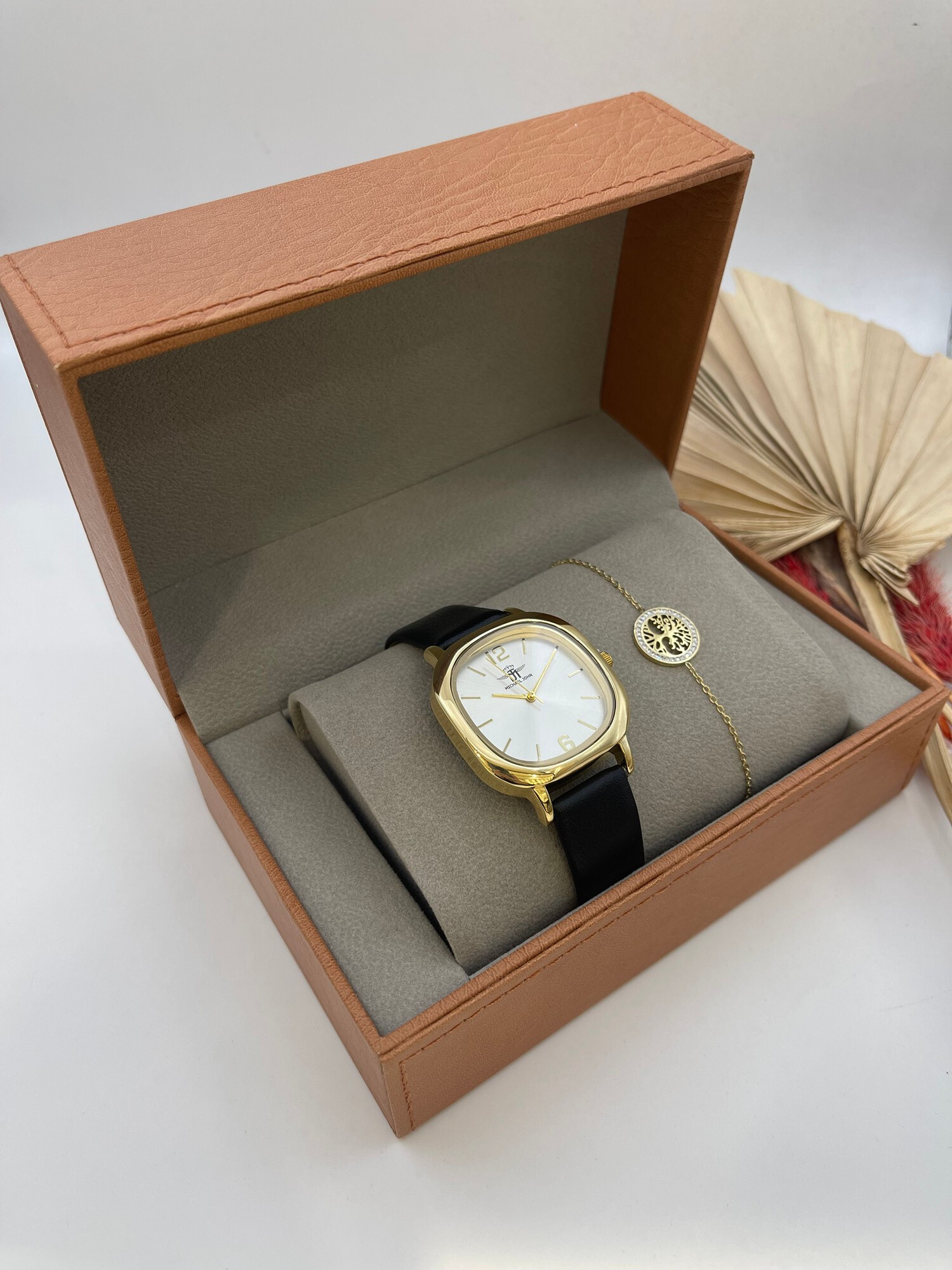 Wholesaler Michael John Montres - Michael John women's watch box with steel jewelry
