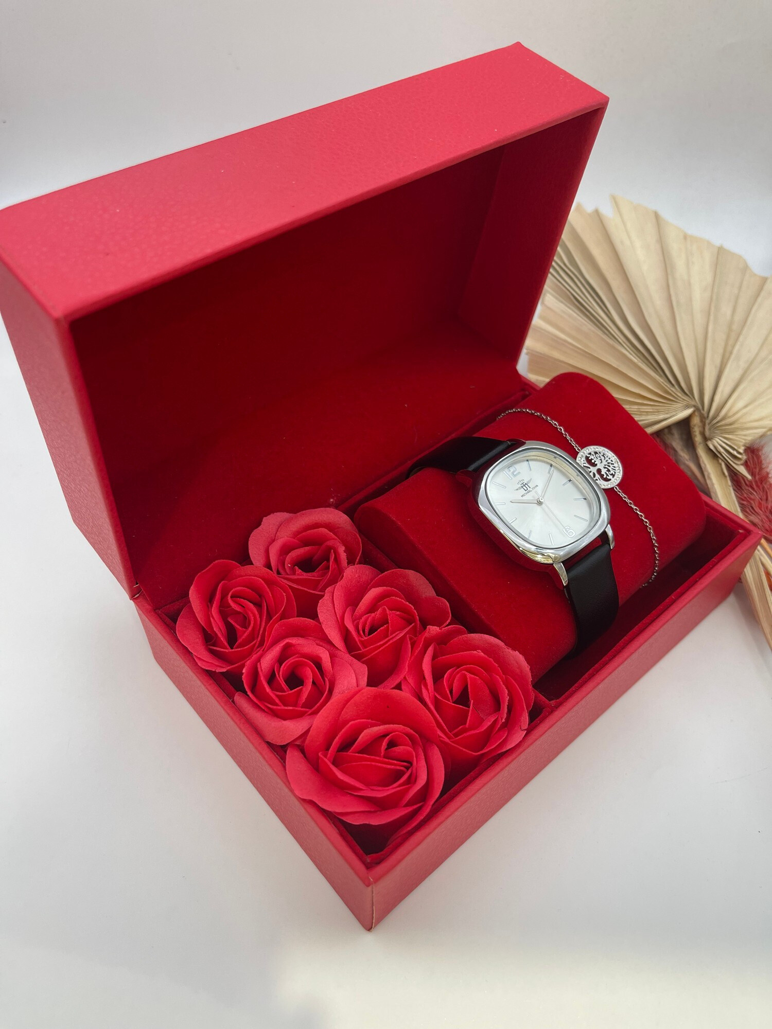 Wholesaler Michael John Montres - Michael John women's watch box with steel jewelry