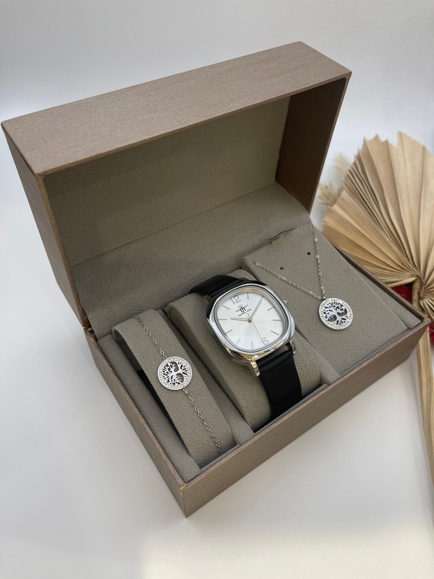 Wholesaler Michael John Montres - Michael John women's watch box with steel jewelry
