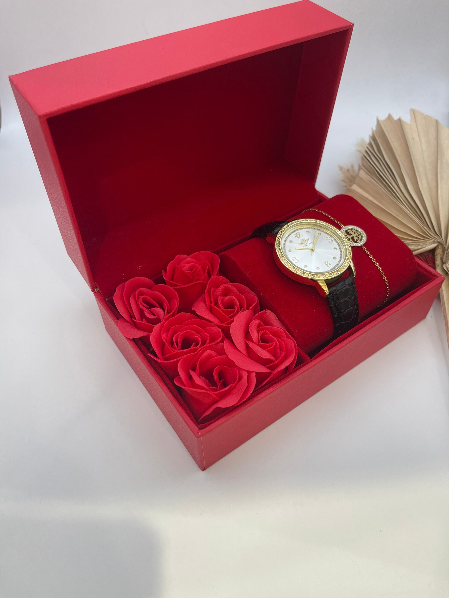 Wholesaler Michael John Montres - Michael John women's watch box with steel jewelry