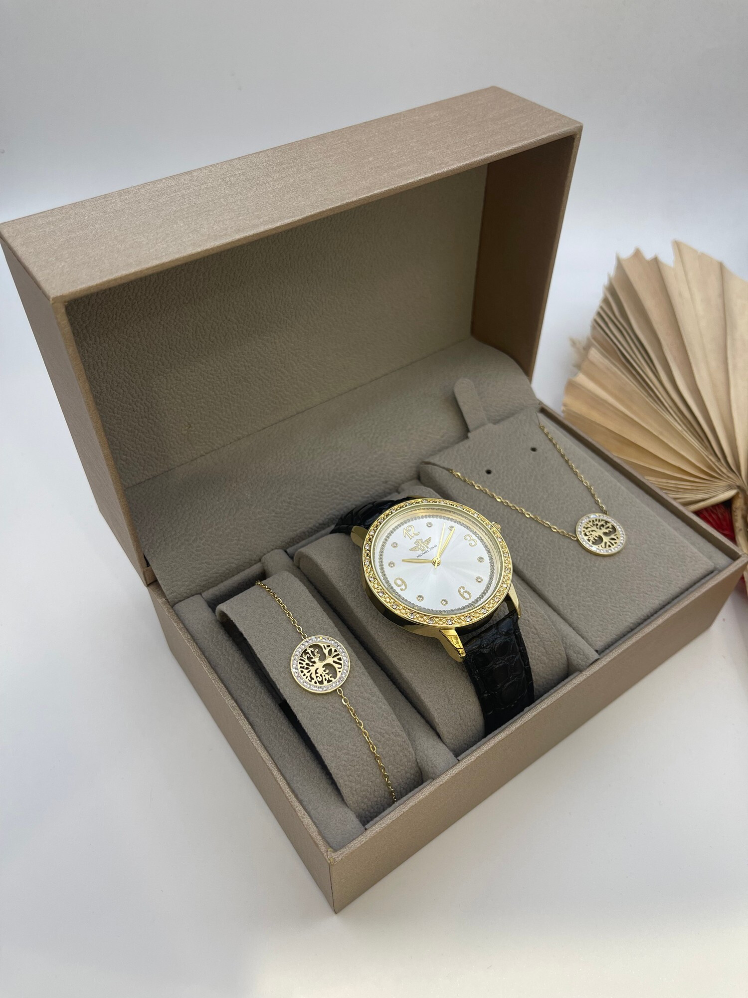 Wholesaler Michael John Montres - Michael John women's watch box with steel jewelry