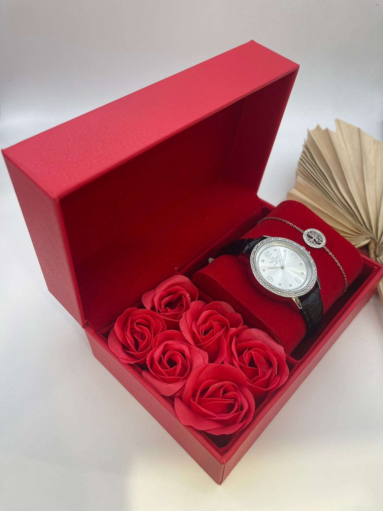 Wholesaler Michael John Montres - Michael John women's watch box with steel jewelry