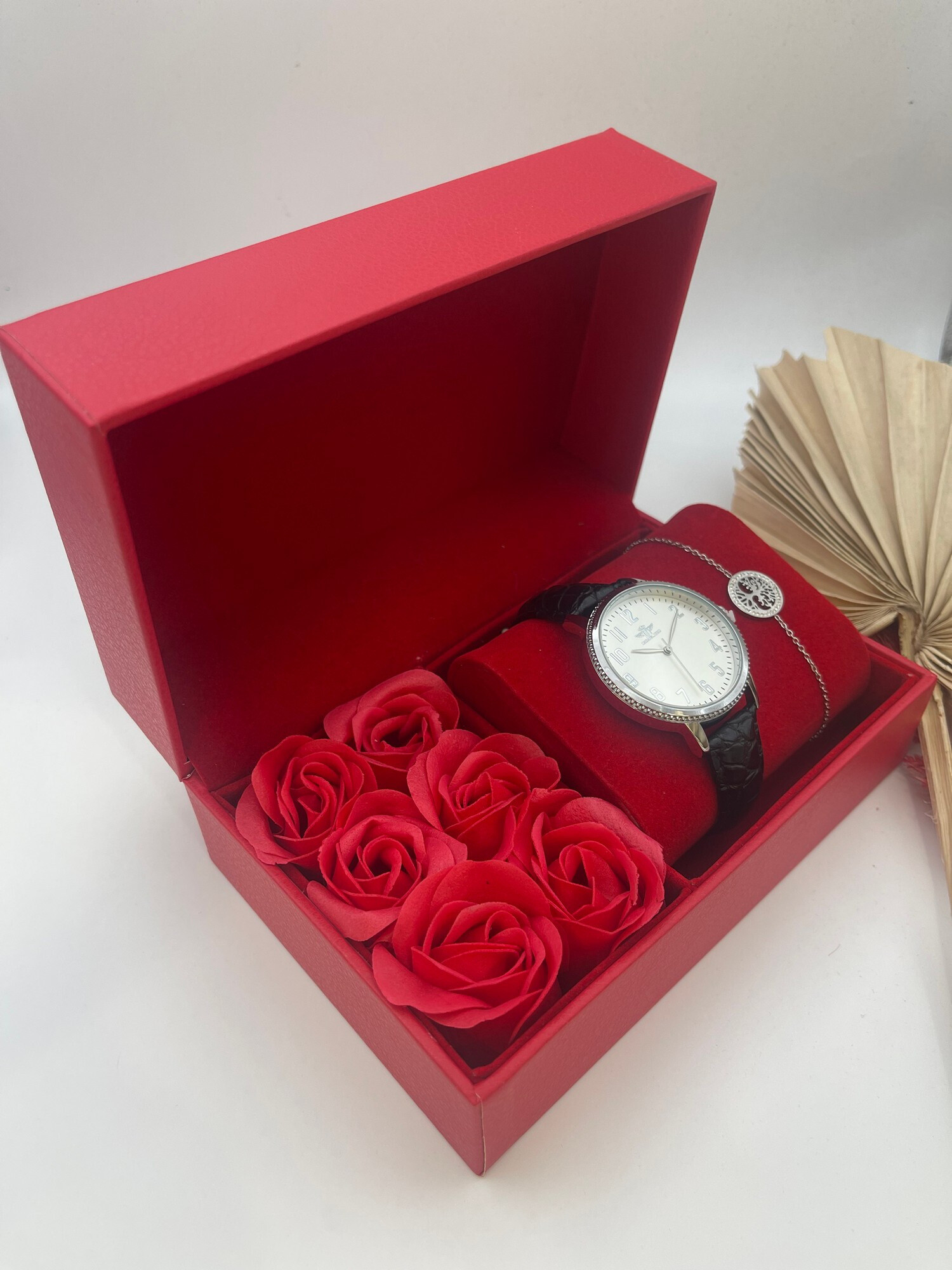 Wholesaler Michael John Montres - Michael John women's watch box with steel jewelry