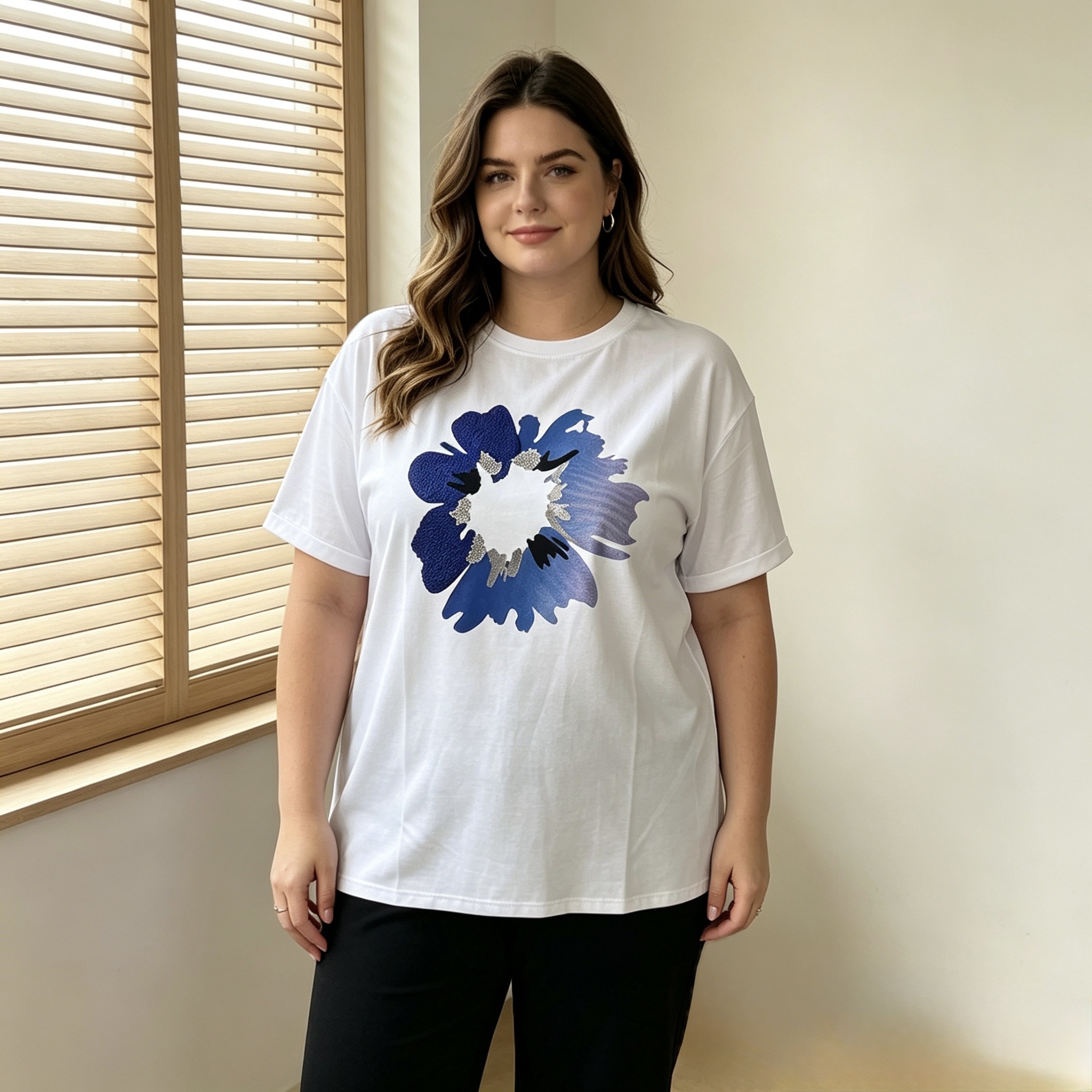 Mayorista Mika Moda - Camiseta de talla grande con estampado efecto bordado