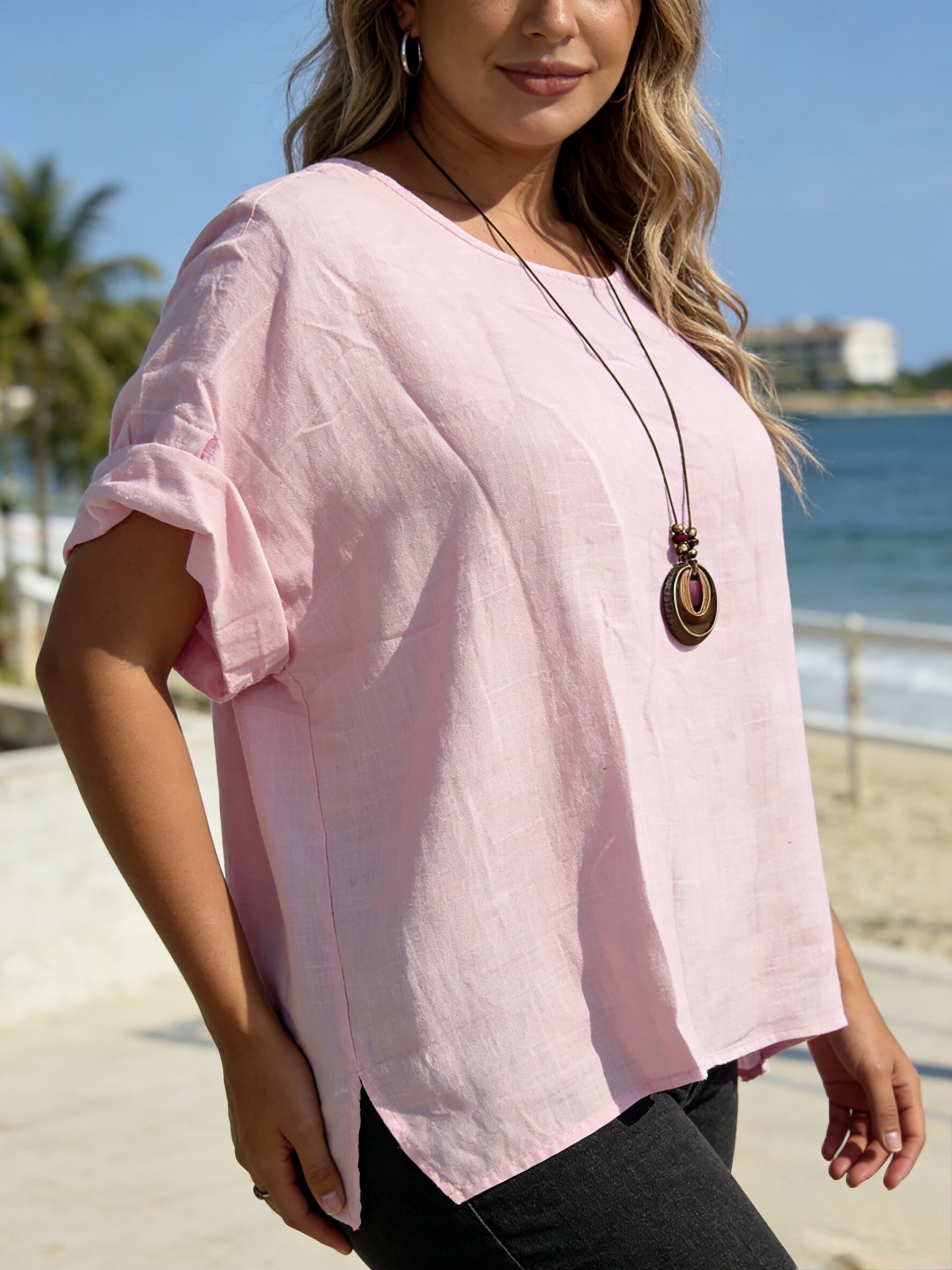 Wholesaler Mika Moda - Pure linen sweater with side slits and necklace