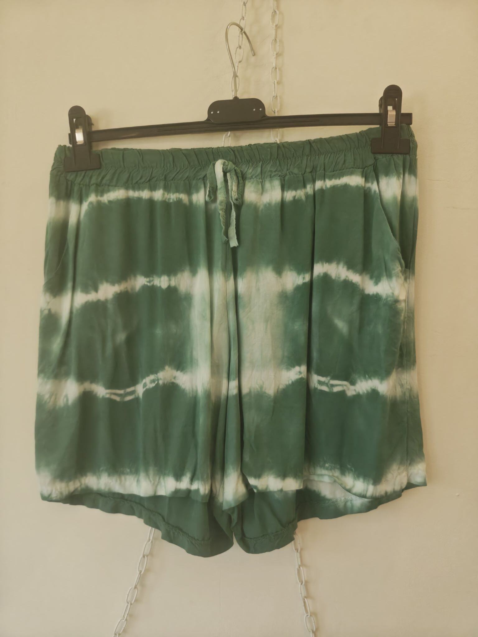 Grossista MIKAFIRENZE - PANTALONCINI TIE DYE
