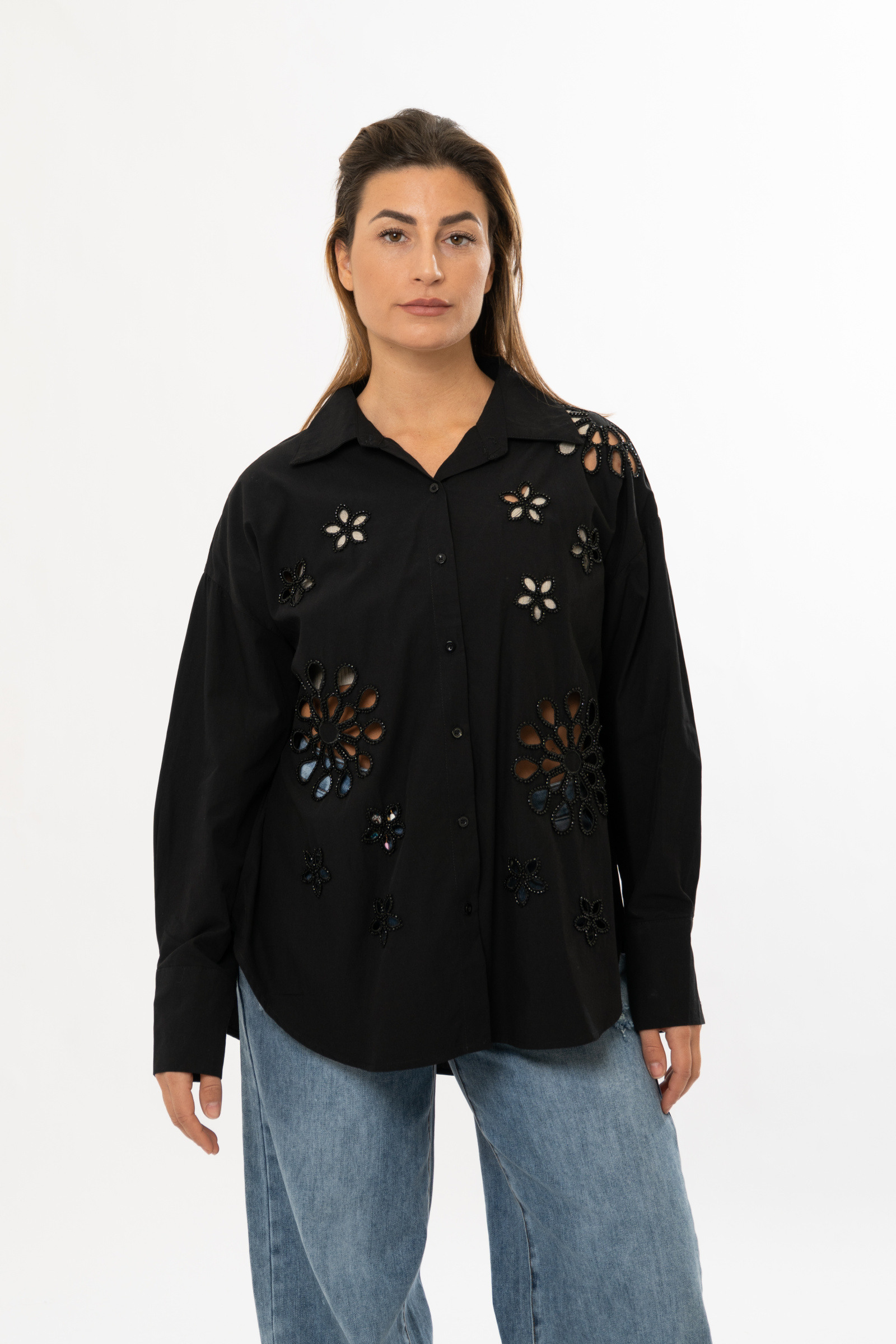 Grossiste MILLERA - CHEMISE AVEC DÉTAILS SCINTILLANTS, FLORAUX