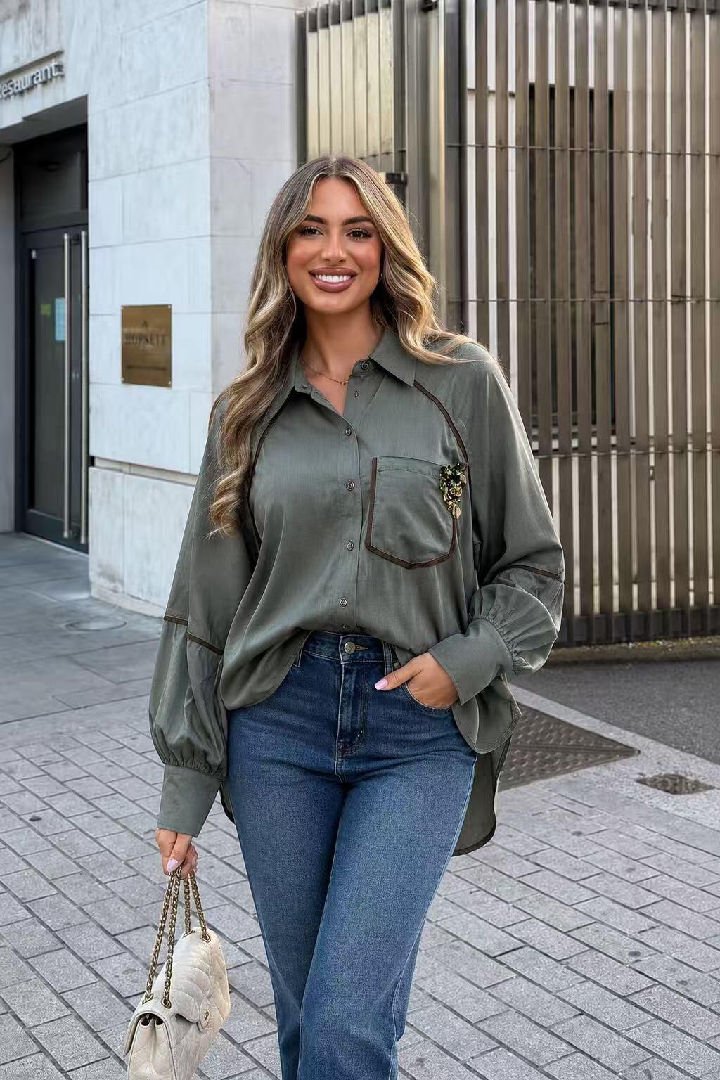 Wholesaler MILLERA - OVERSIZED SHIRT WITH SEQUINS AND CONTRASTING TRIMS