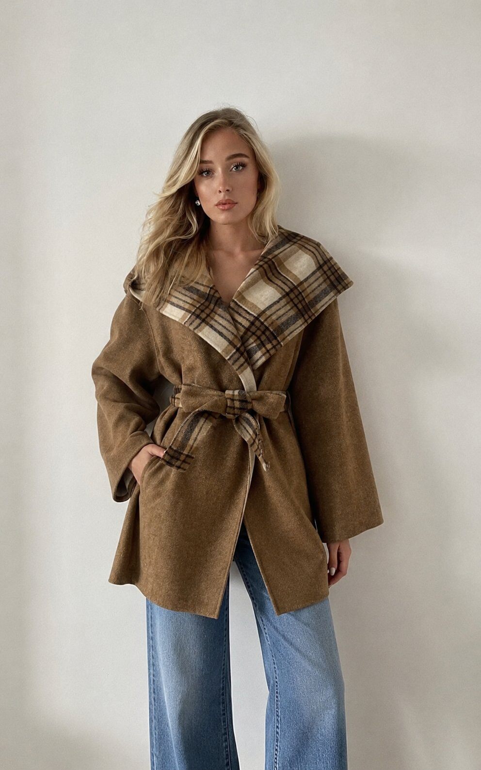 Wholesaler MILLERA - Coat with belt and checkered lining