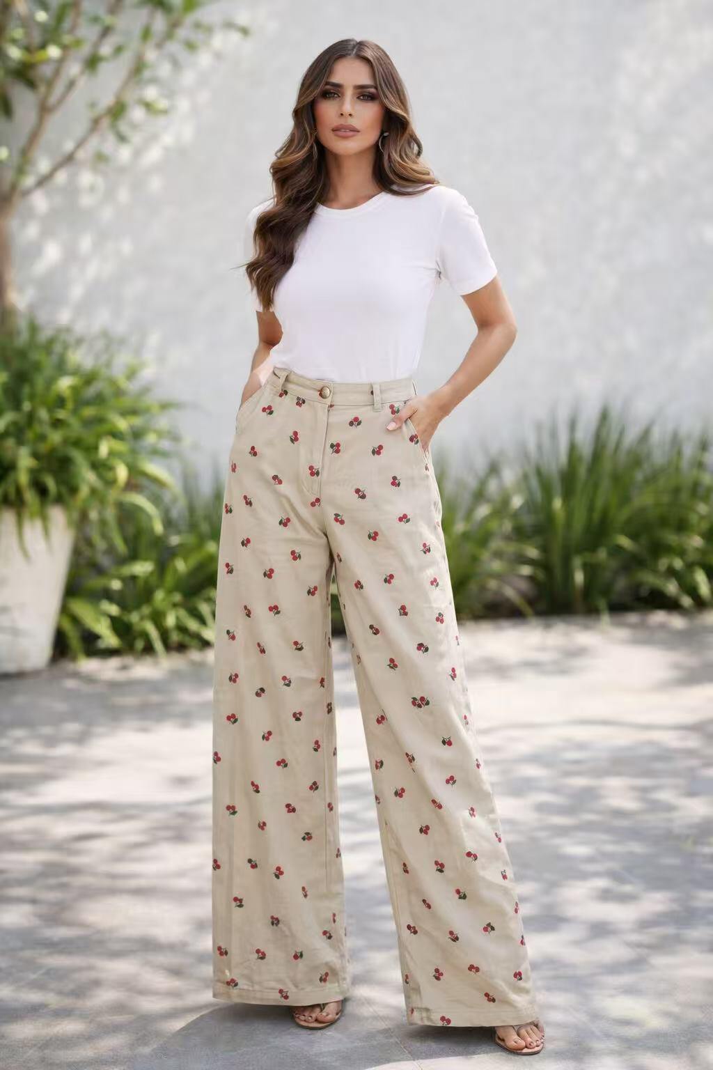 Wholesaler MILLERA - CASUAL STRAIGHT-LEG JEANS