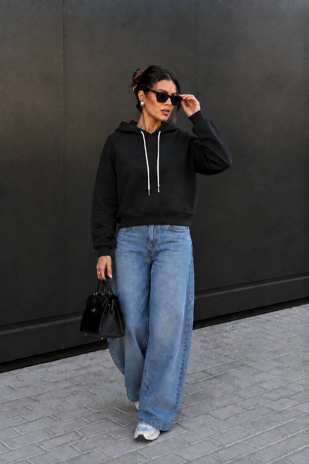 Grossiste MILLERA - SWEAT À CAPUCHE AVEC IMPRIMÉ LETTRAGE AU DOS