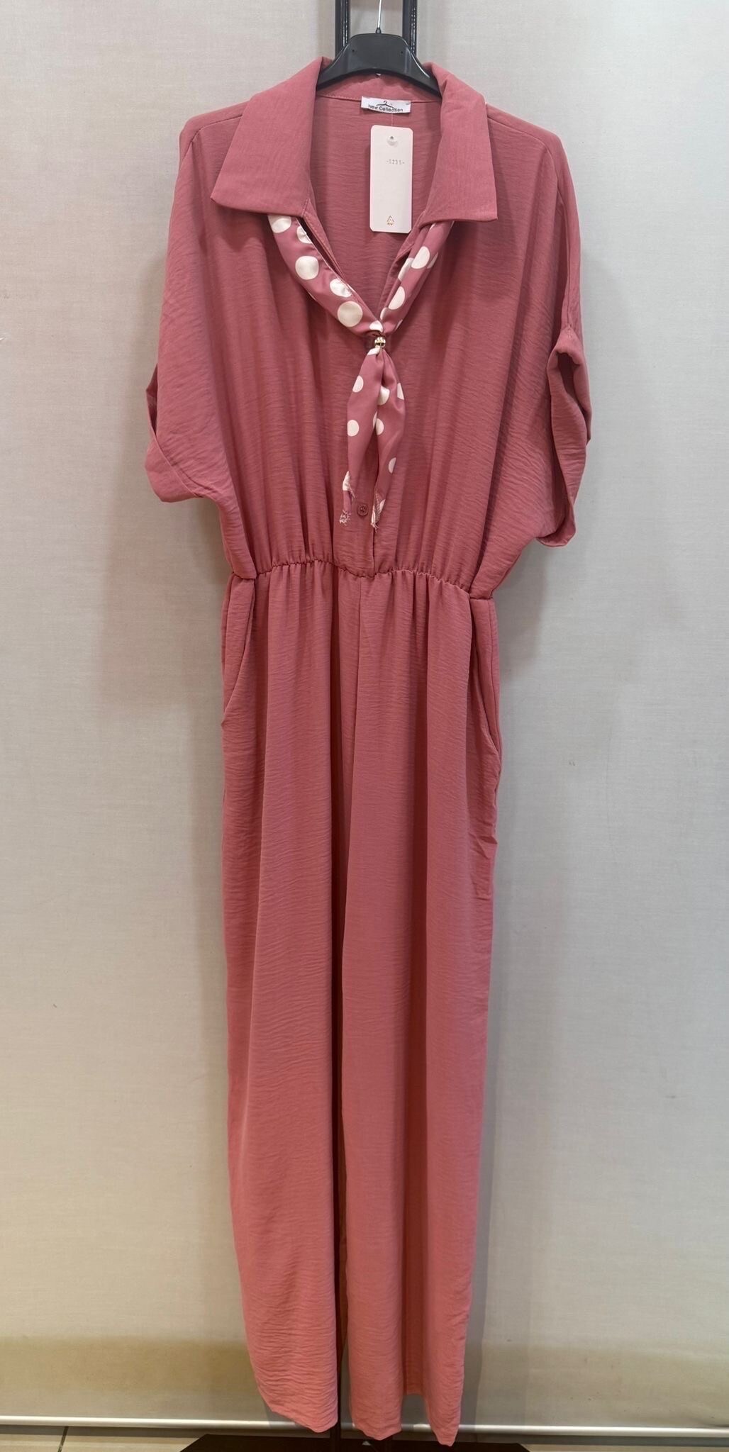 Großhändler Mily Grande Taille - Overall große Größe 42-48, mit zwei Taschen, der Schal ist abnehmbar, mit zwei Knöpfen auf der Brust,