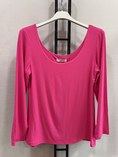 Grossiste Mily Grande Taille - top uni col carré Grossiste Mily Grande Taille - top uni col carré