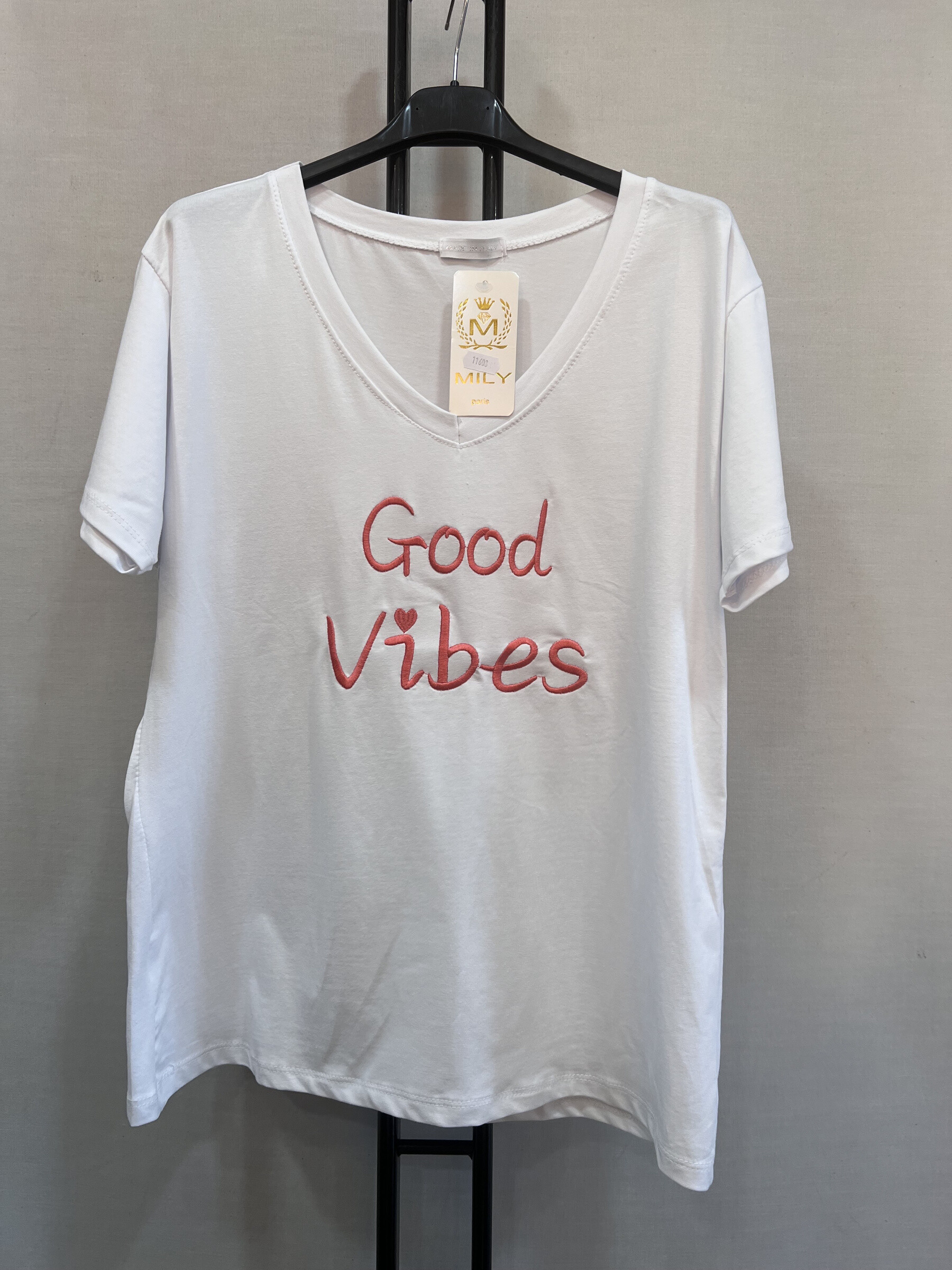Großhändler Mily Grande Taille - T-SHIRT MIT V-AUSSCHNITT