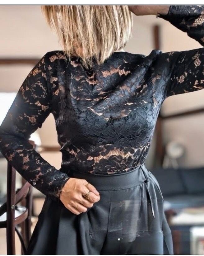 Wholesaler Mily Grande Taille - Sheer blouse with long sleeves, velvet floral pattern, round neck, elegant and feminine style.