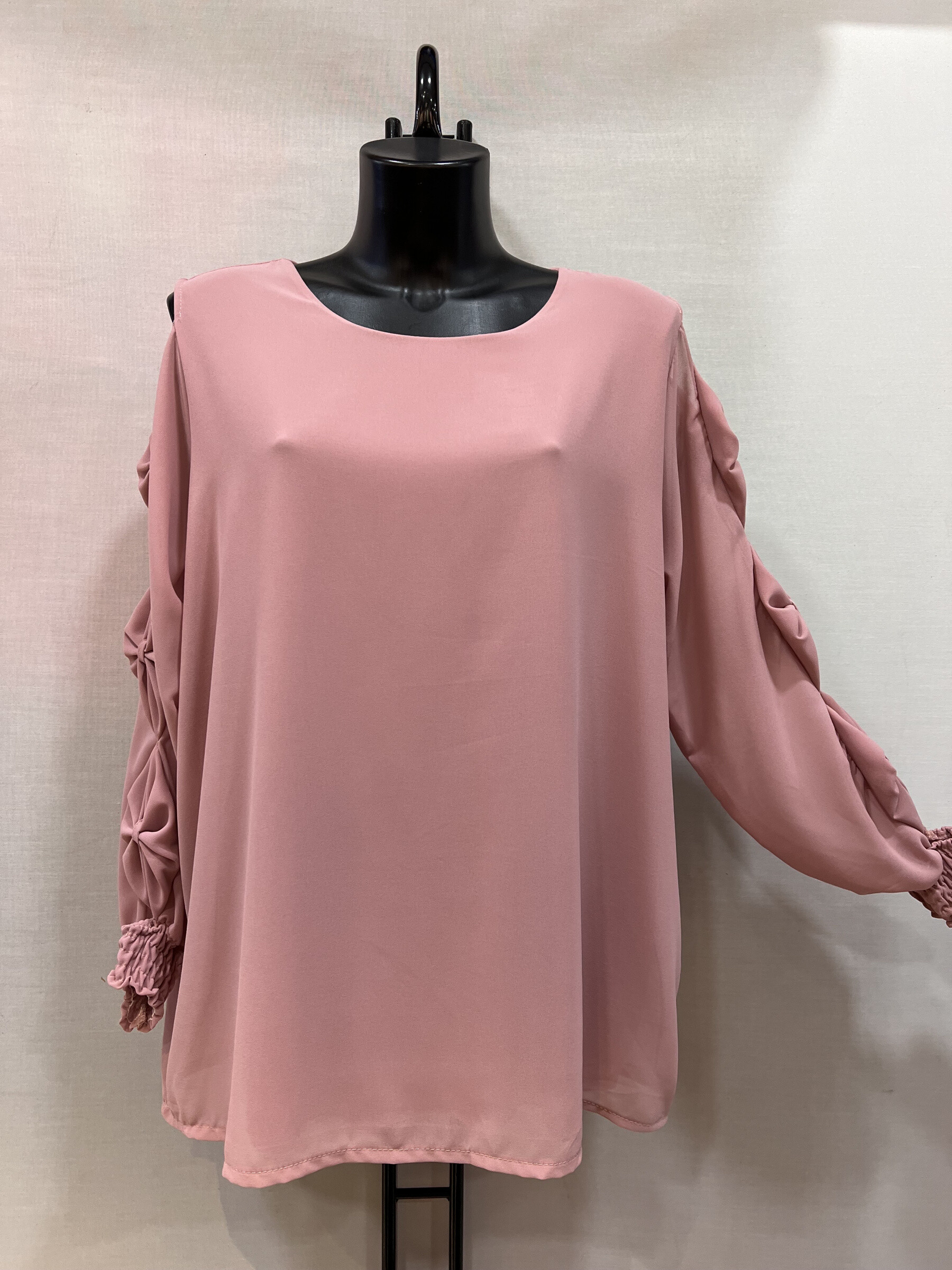 Wholesaler Mily - plain blouses
