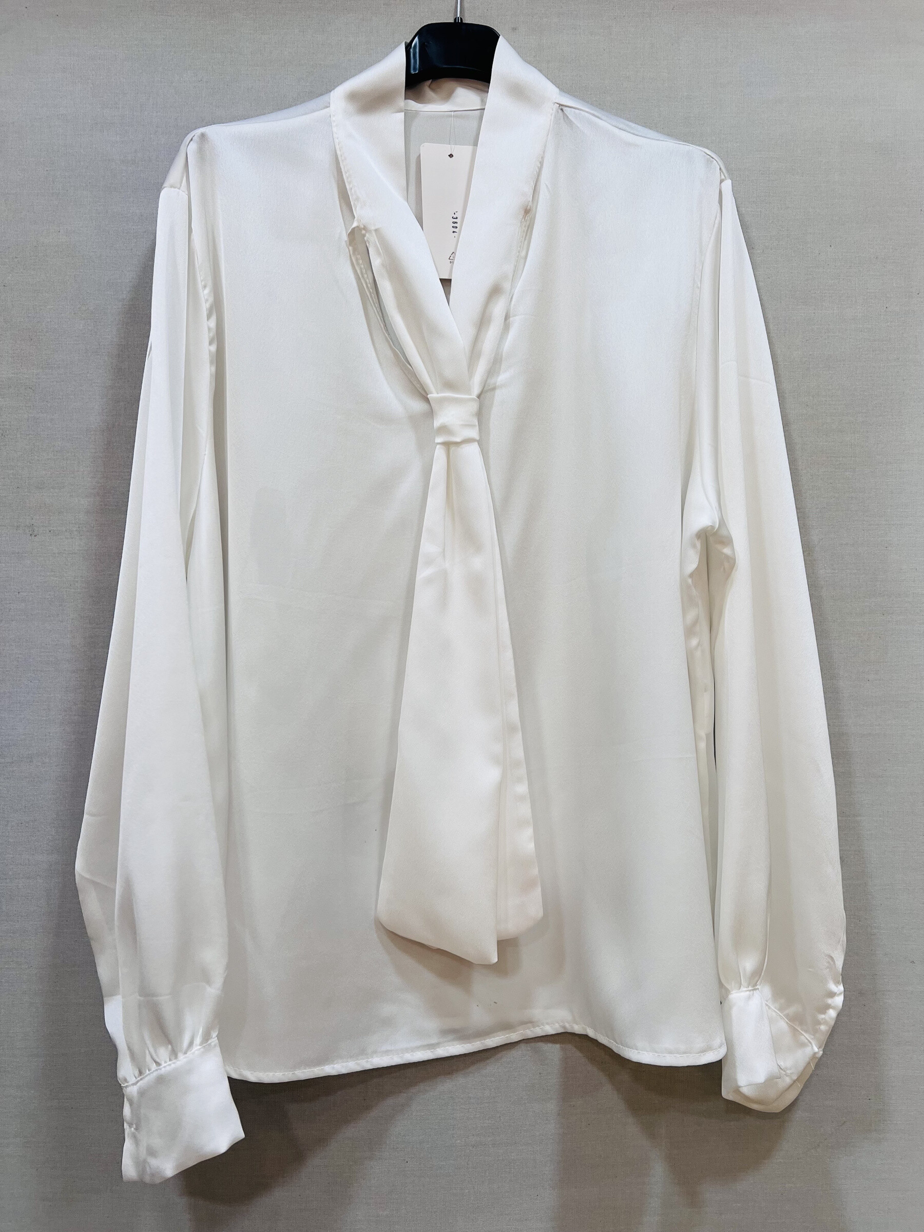 Wholesaler Mily - plus size shirt with tie collar