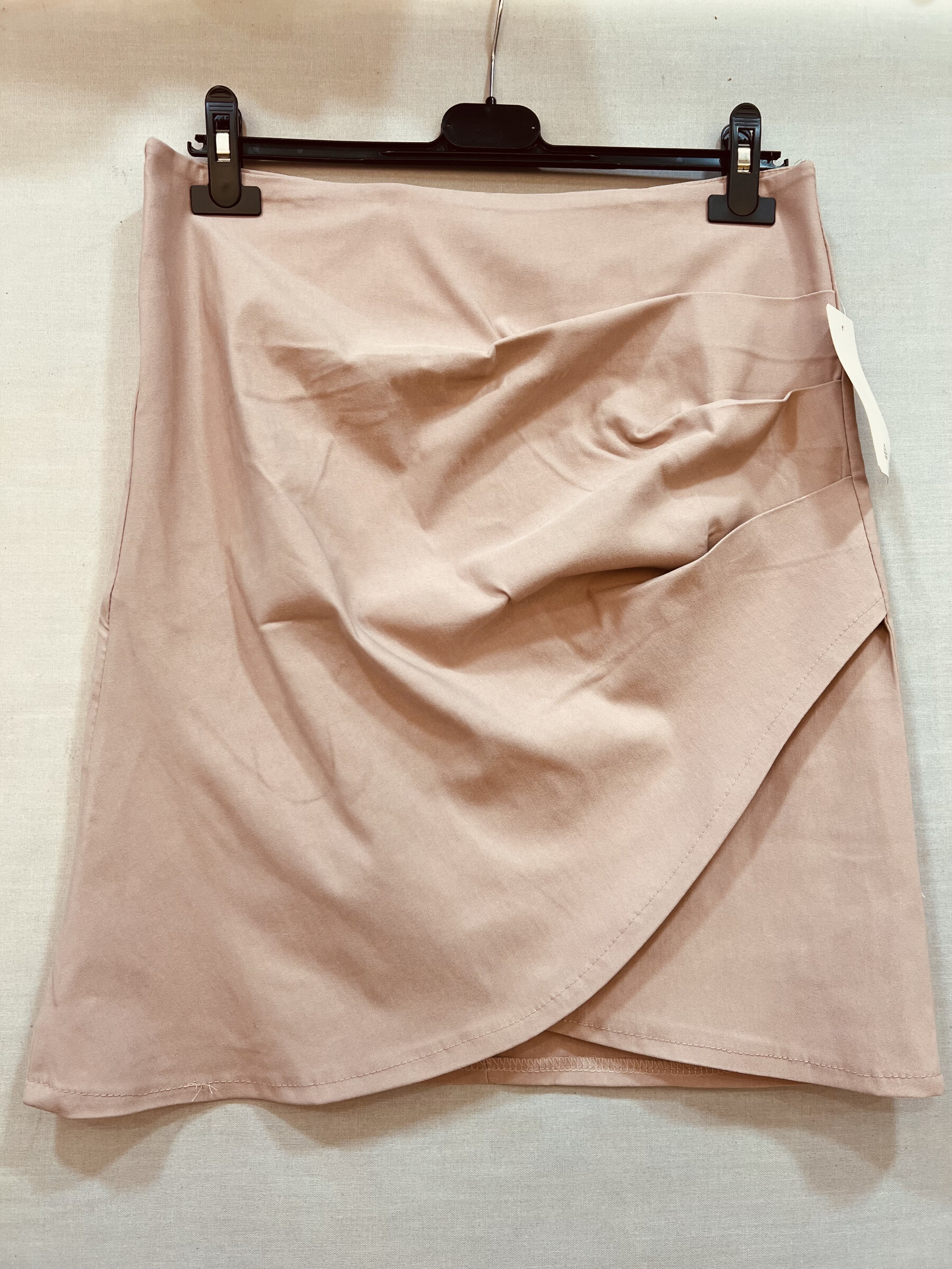 Wholesaler Mily - Skirt with a zip