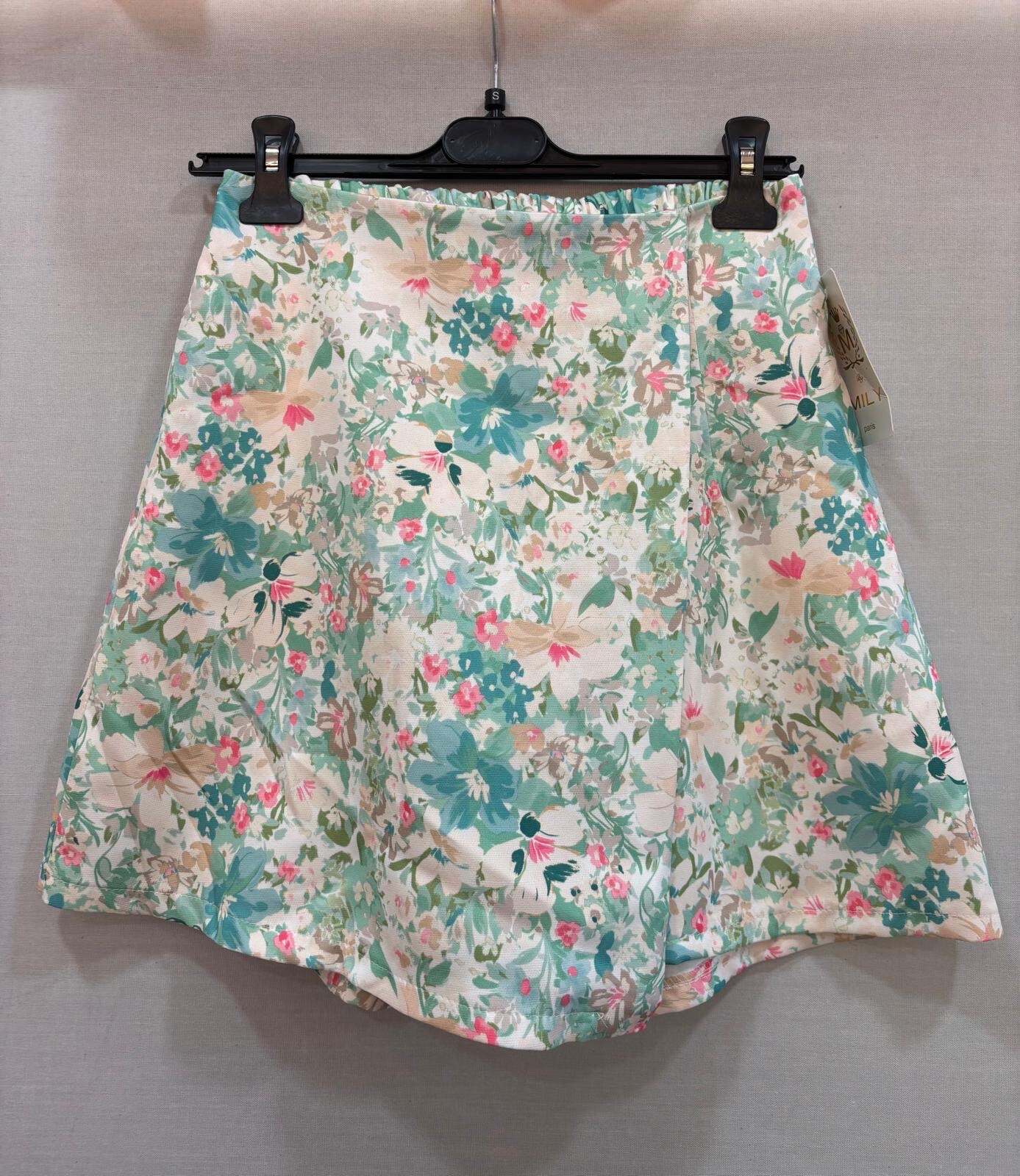 Grossiste Mily - jupe short grande taille à motif