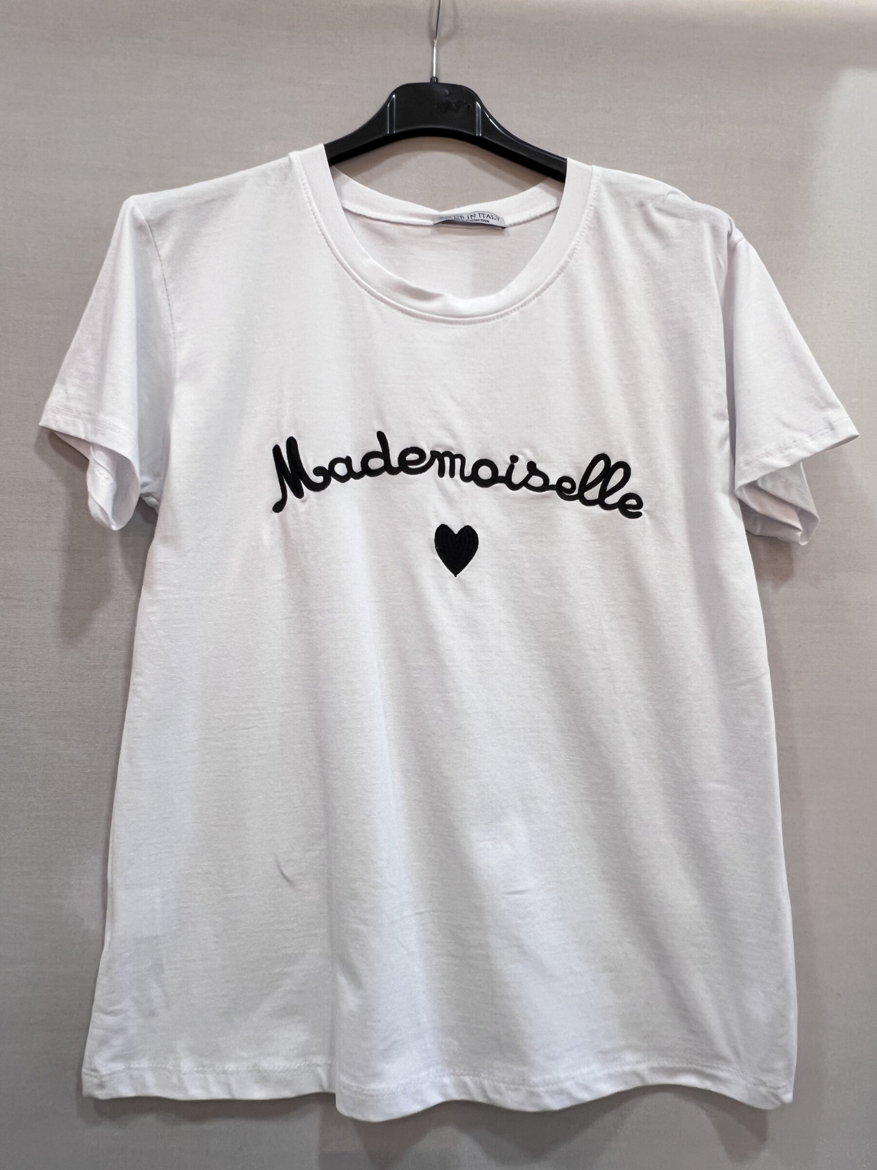 Wholesaler Mily - V -neck t shirt