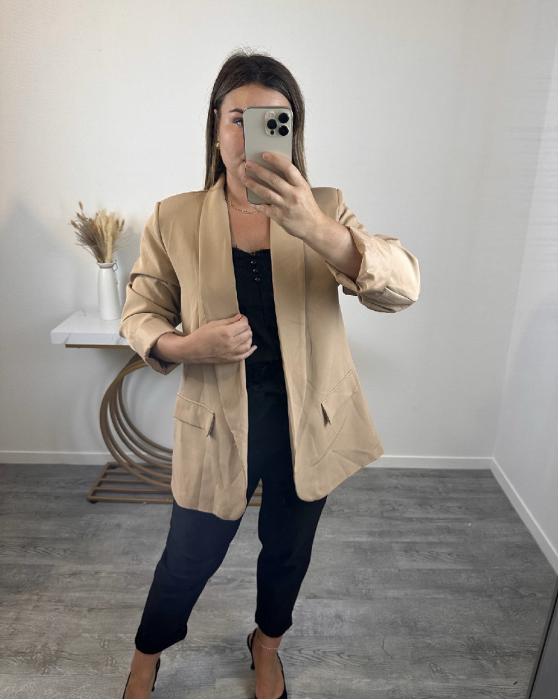 Großhändler Mily - Große, schlichte, ultragroße Jacke