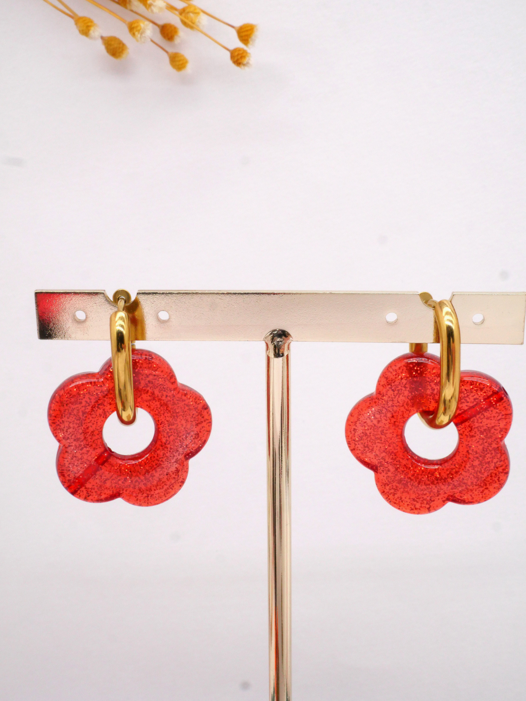 Wholesaler MIMIKO - EARRINGS FLOWERS SEQUINS IN RESIN AND STAINLESS STEEL (GOLDEN RINGS)