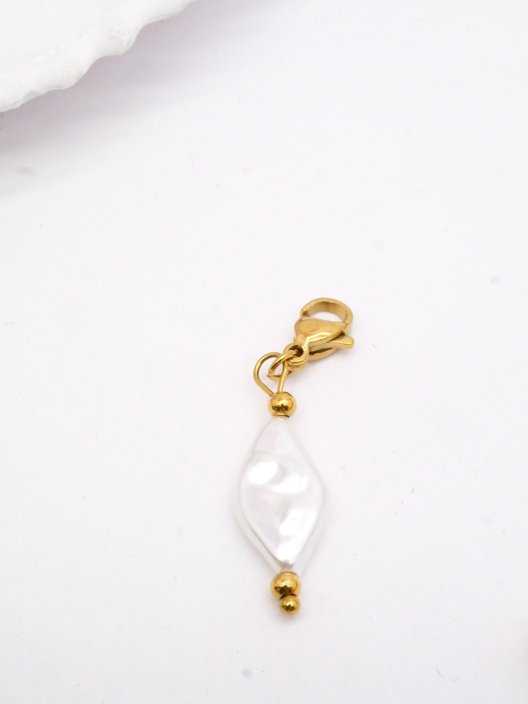 Wholesaler MIMIKO - PLASTIC PENDANT