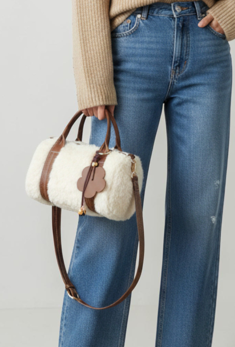 Wholesaler BESTINI (MIMOSA) - Crossbody bag, pouch, dual-material fur, with handles and a small charm