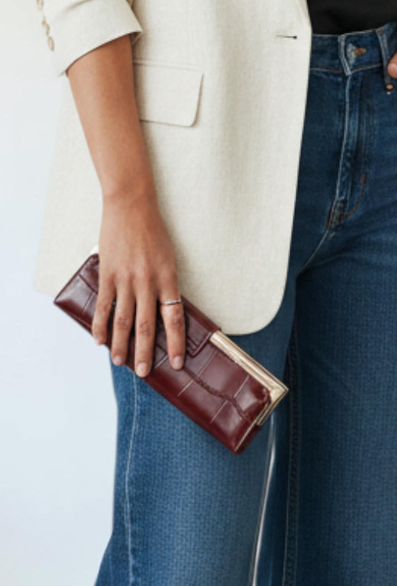 Wholesaler BESTINI (MIMOSA) - Small glasses pouch, crocodile effect, with gold detailing, button snap closure