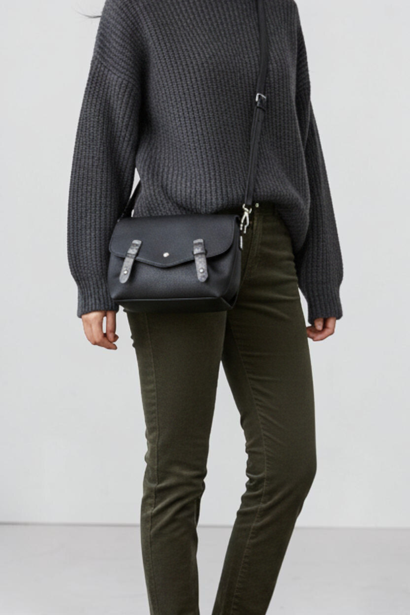 Wholesaler MIMOSA BY BESTINI - Classic messenger bag with a subtly shiny strap