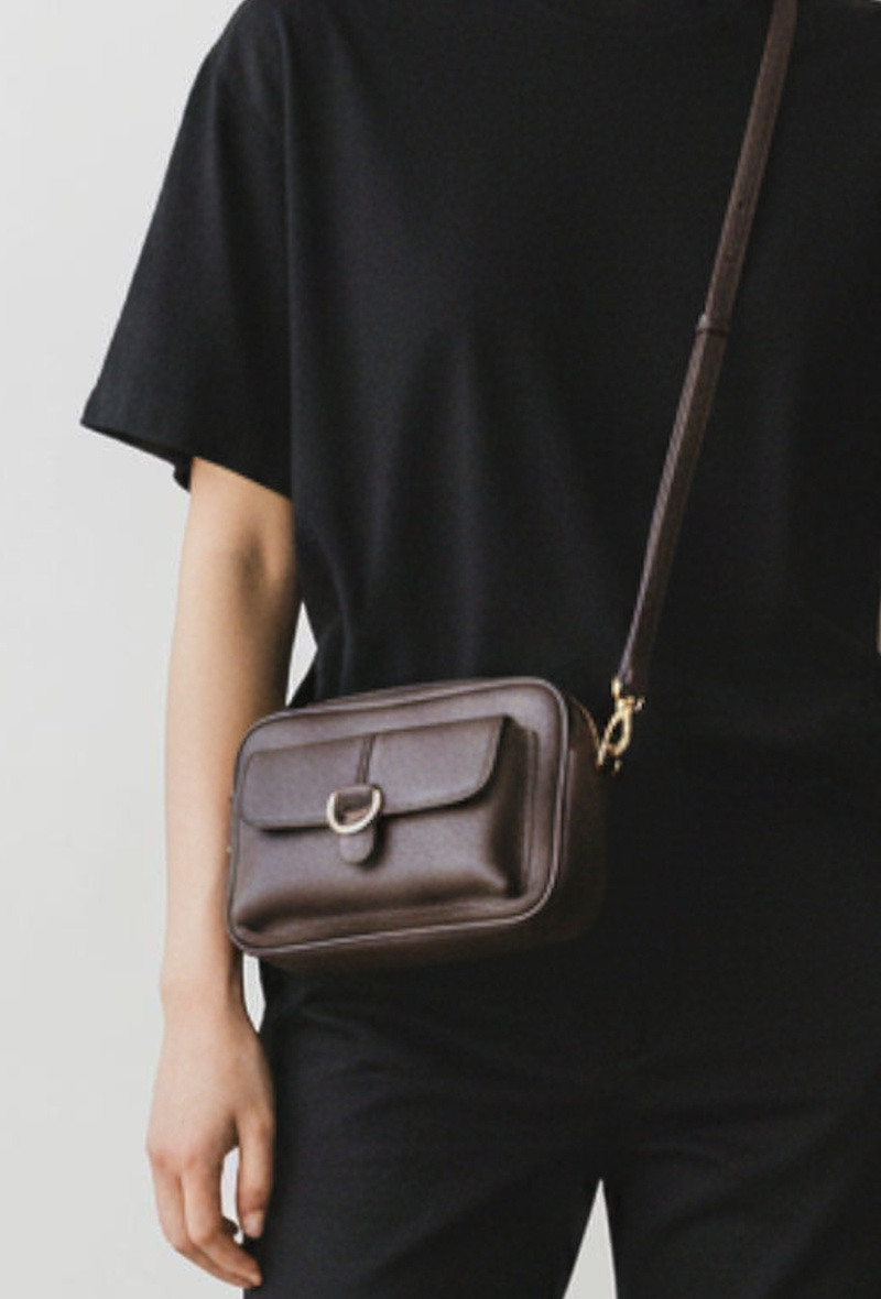 Wholesaler BESTINI (MIMOSA) - Minimalist crossbody bag, zip closure, front pocket with embellishment