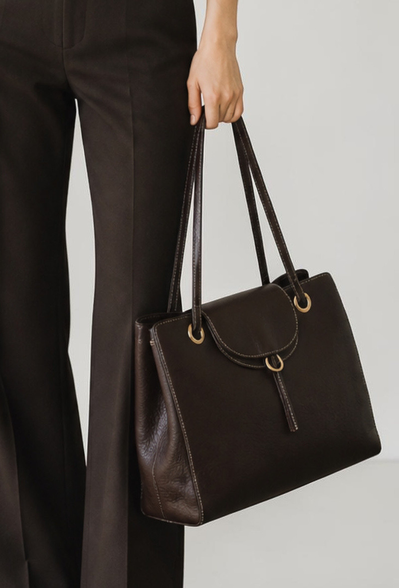 Wholesaler BESTINI (MIMOSA) - Large shoulder tote bag, minimalist, with magnetic flap, zip closure, and handles