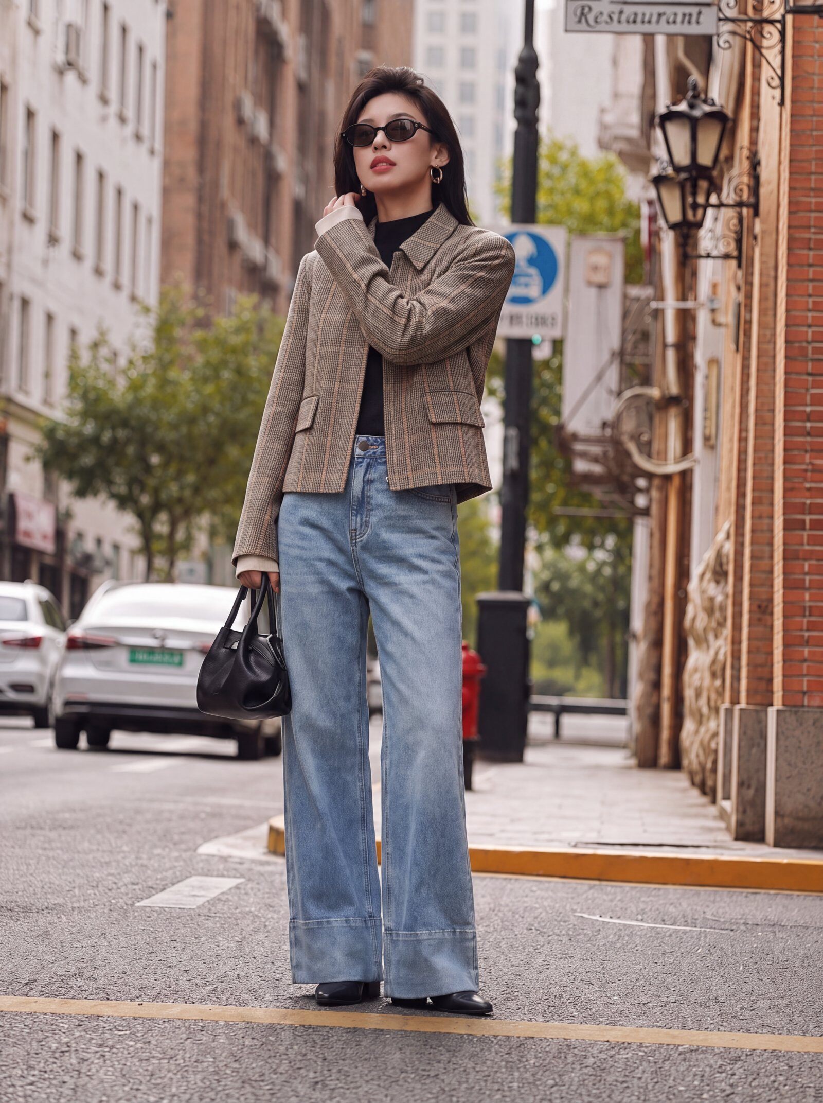 Wholesaler Miss Anna - Hemmed jeans with stitching