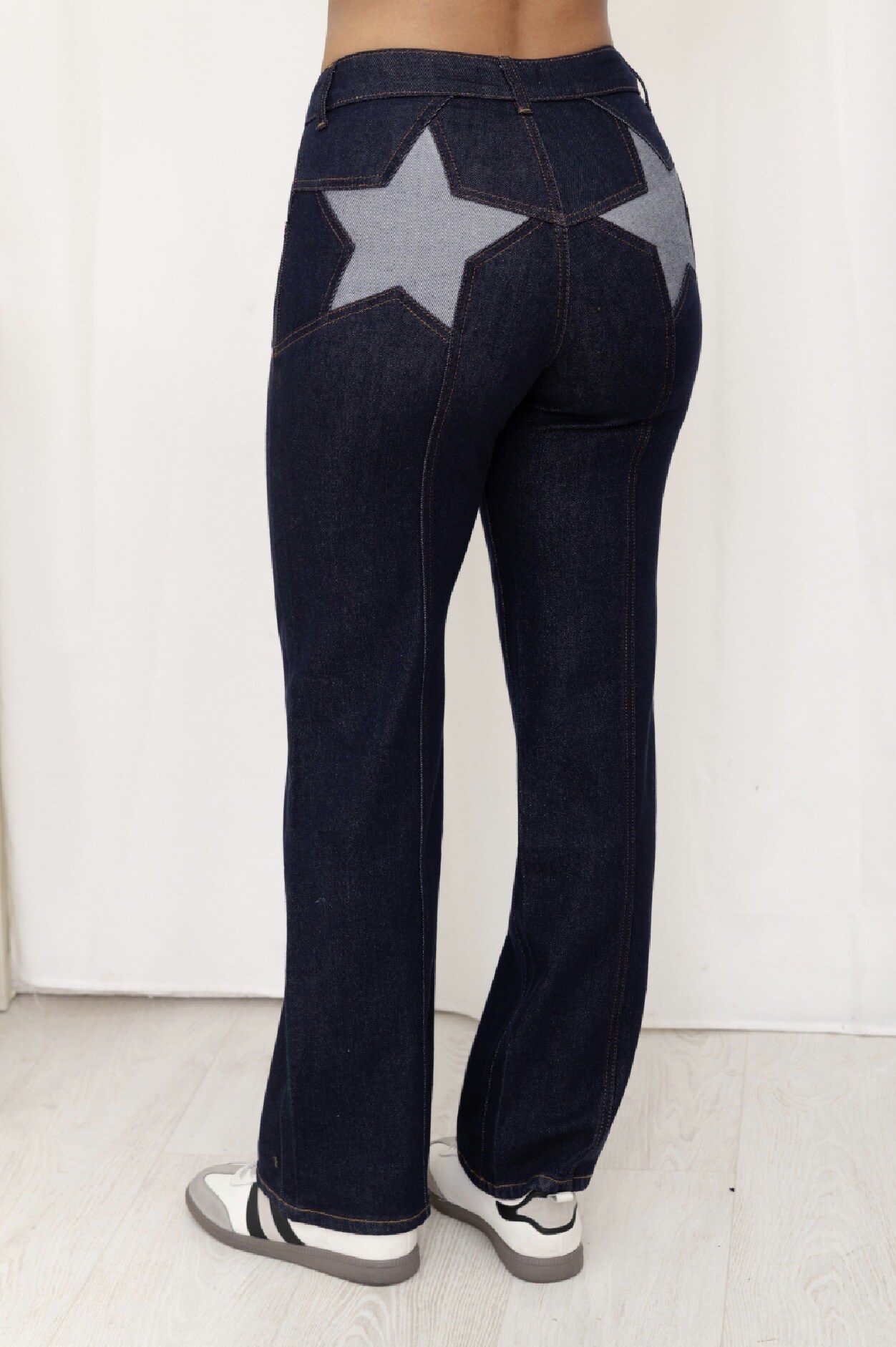 Grossista Miss Bon - Jeans a gamba larga con tasche applicate